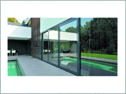 Seleccione las mejores puertas de vidrio templado de aluminio para su edificio